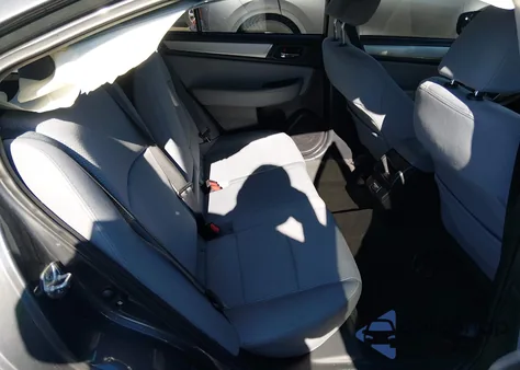 2018 Subaru Legacy 2.5I Premium z USA, uszkodzony, nr VIN 4S3BNAF66J3008938